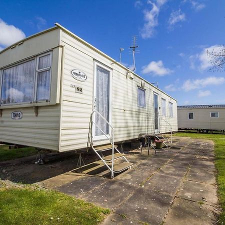 Great 8 Berth Caravan For Hire At Southview Holiday Park In Skegness Ref 33025E Buitenkant foto