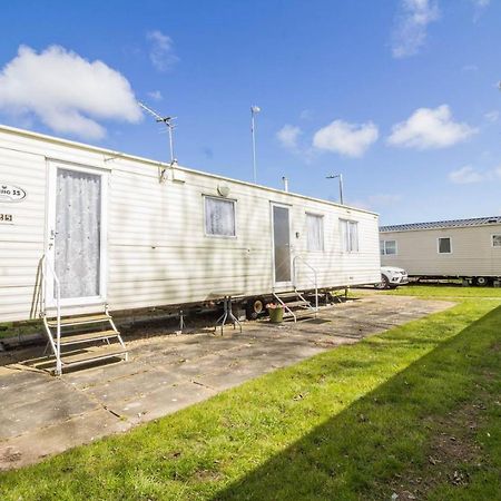 Great 8 Berth Caravan For Hire At Southview Holiday Park In Skegness Ref 33025E Buitenkant foto
