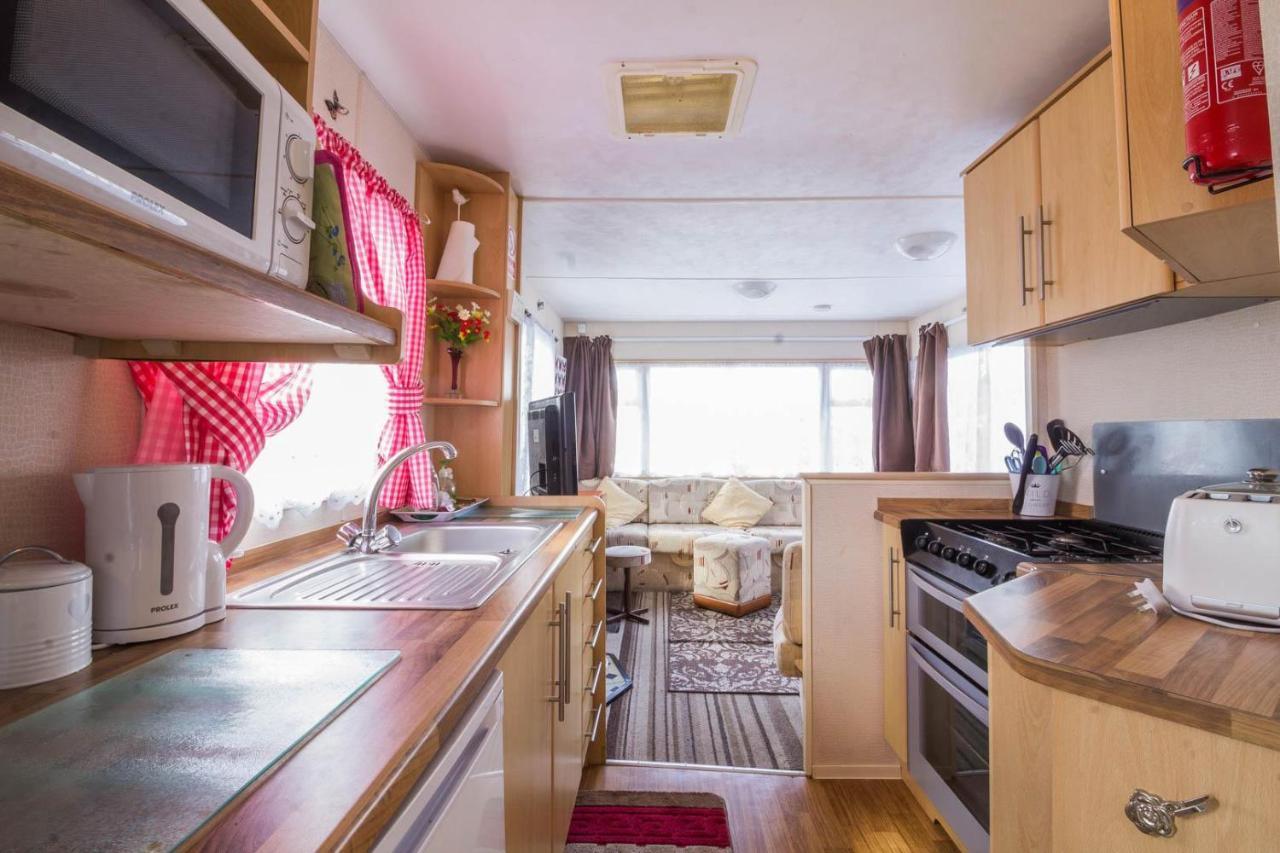 Great 8 Berth Caravan For Hire At Southview Holiday Park In Skegness Ref 33025E Buitenkant foto